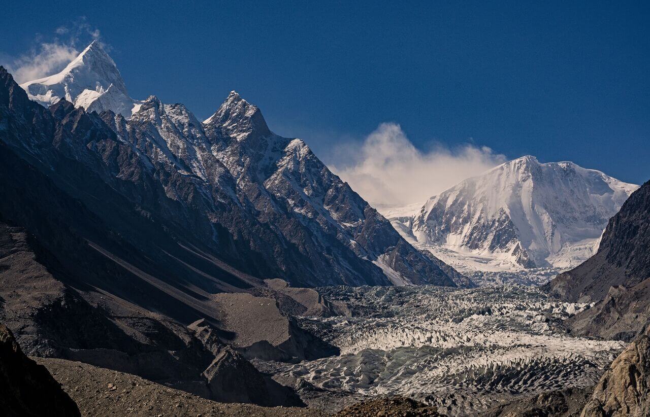 Passu Peak (7,284m) 